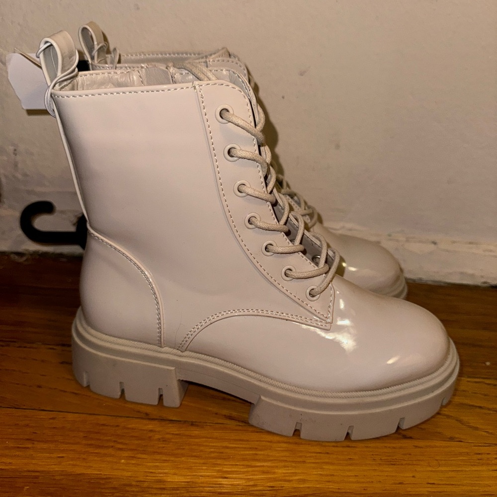 Primark Girl combat boots .